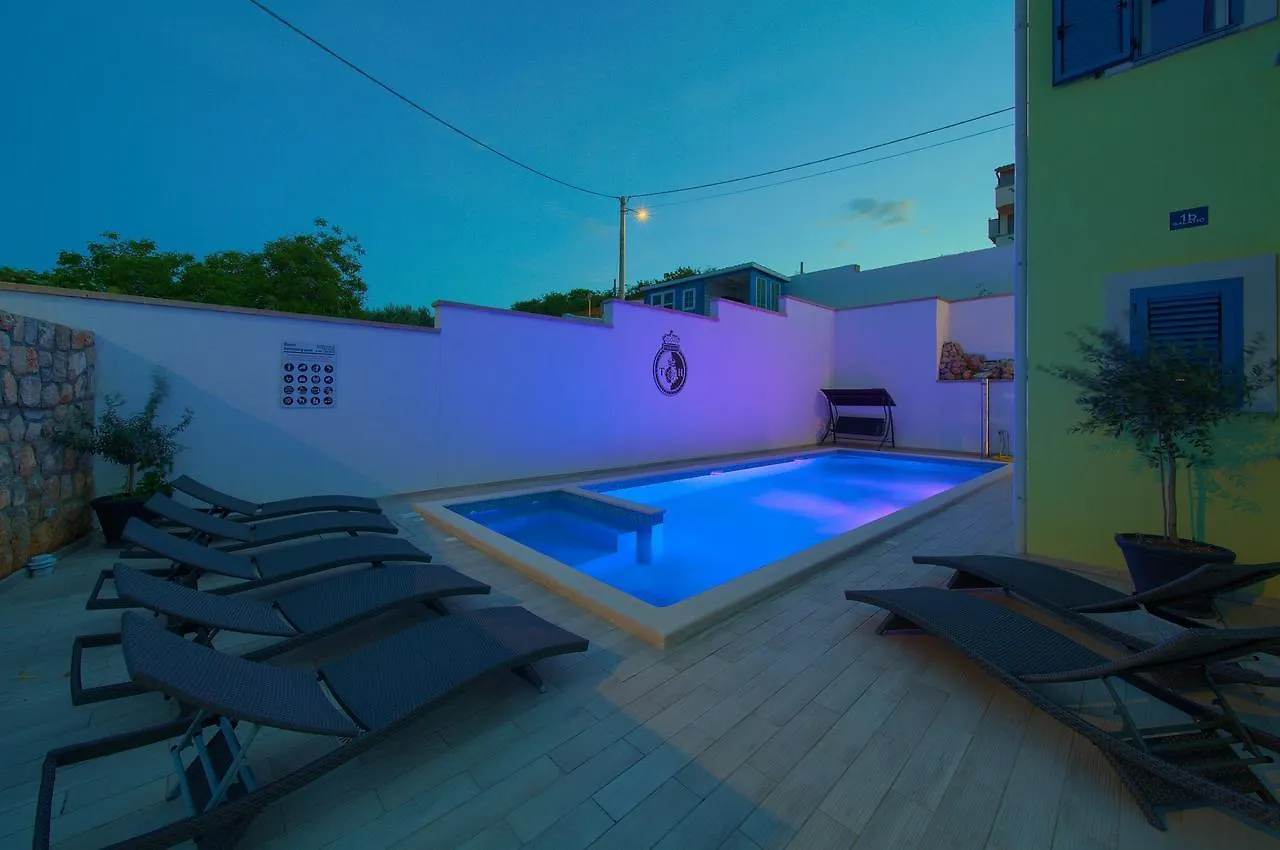 Apartments Mali Nono Krk Island  Salatić