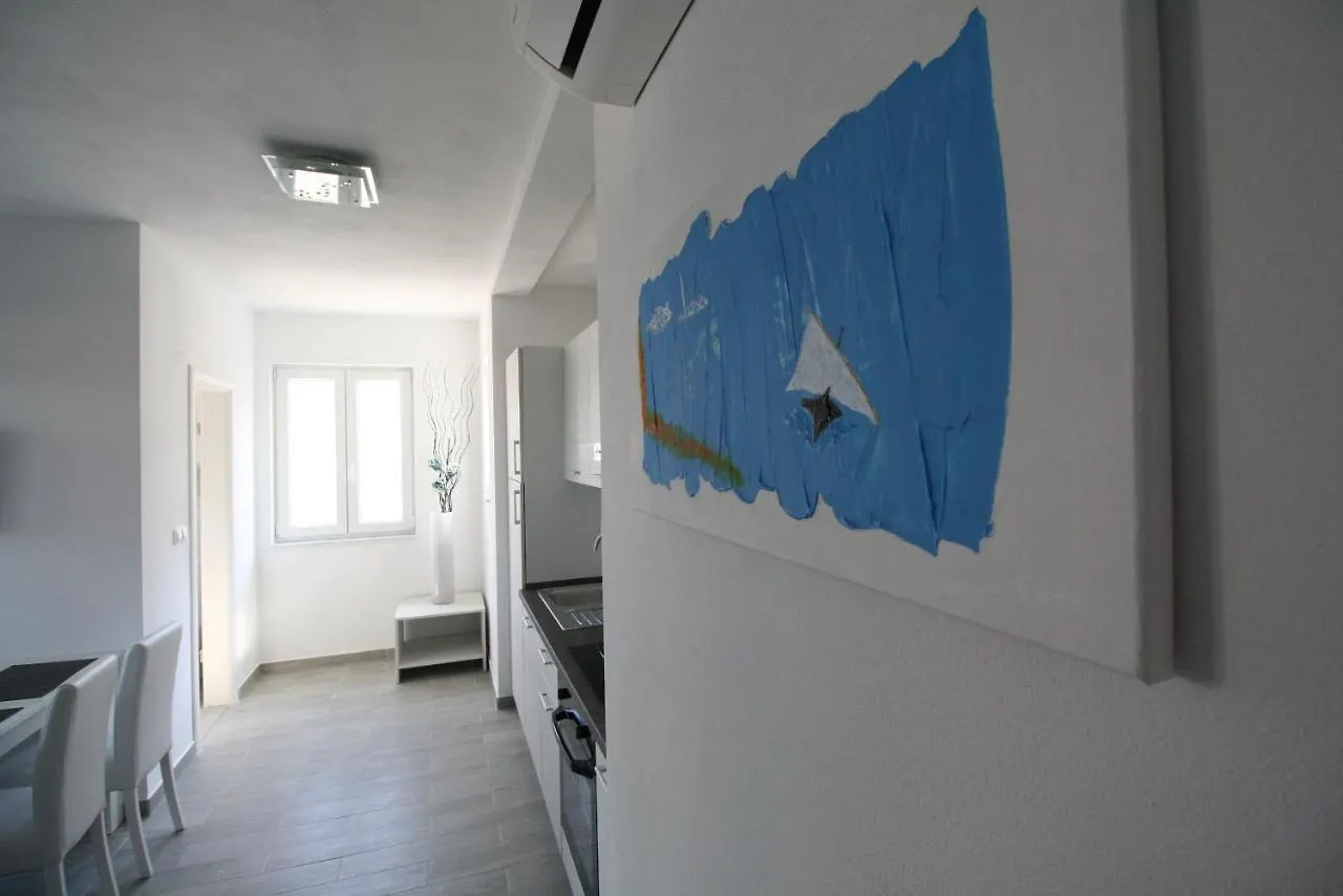 Apartments Mali Nono Krk Island 0*, Salatić