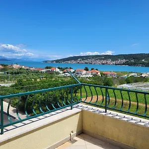 https://apartment-petar-trogir.hotels-in-trogir.com