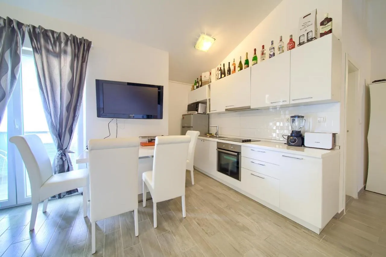 Apartments Mali Nono Salatic