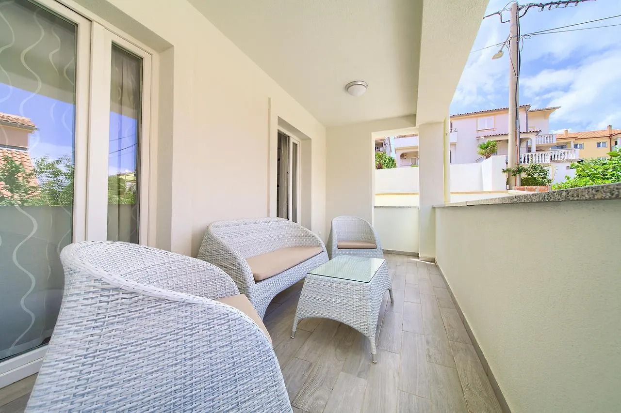 Apartments Mali Nono Salatic
