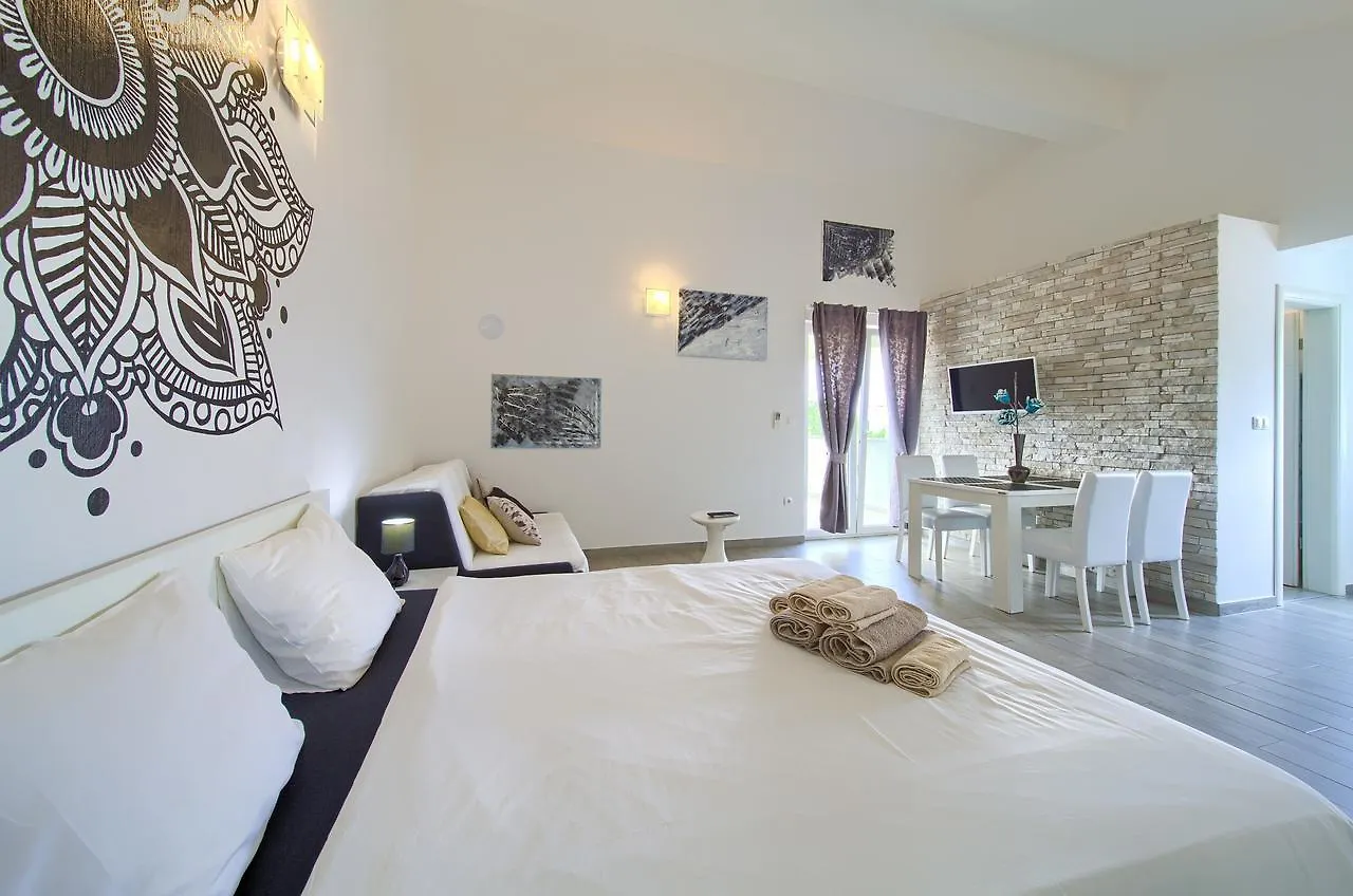 Apartments Mali Nono Salatic Croatia