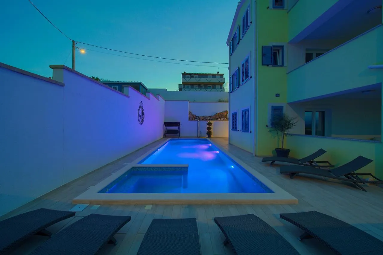 Apartments Mali Nono Salatic