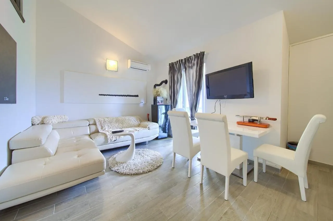 Apartments Mali Nono Salatic Croatia