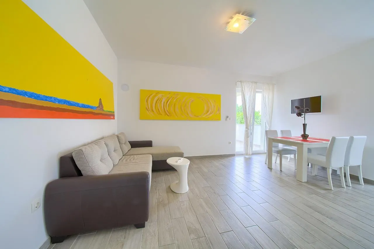 Apartments Mali Nono Salatic